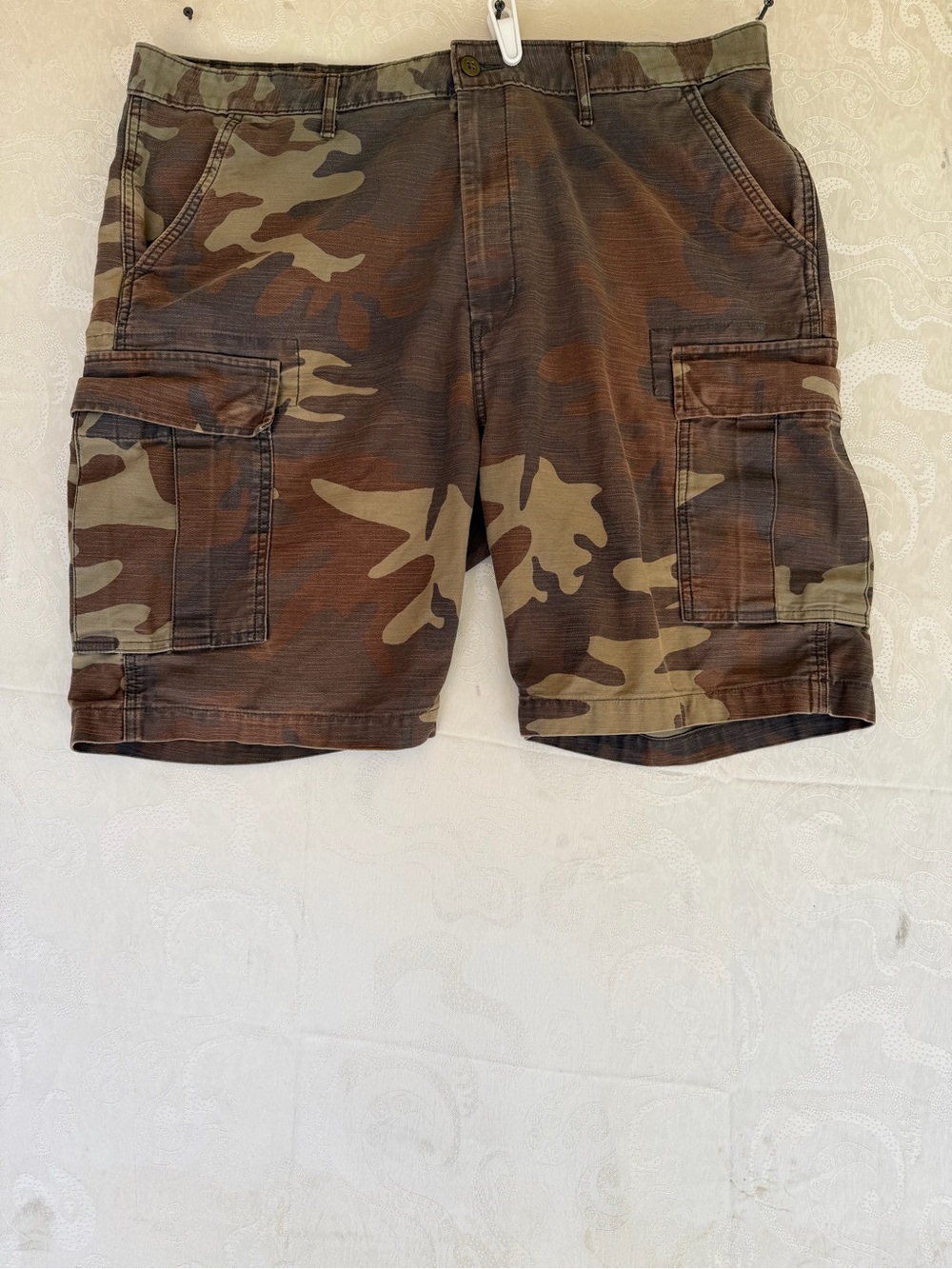 Levi's Men's Camouflage Cargo Shorts in Brown and Green